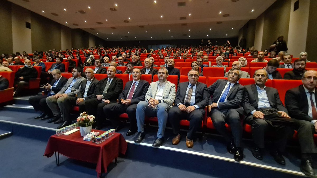 Güngörenimizde düzenlenen  Türkiye Kamu Başdenetçisi Av. Şeref Malkoç tarafından “21. Yüzyılda İnsan Haklarının Geleceği konferansı” Güngören İTO Kız AİHL konferans salonunda öğretmenlerin ve öğrencilerin yoğun katılımıyla gerçekleşti.
<a href="/_ferhat_ozturk/">Ferhat Öztürk</a> 
<a href="/istanbulilmem/">İstanbul İl Millî Eğitim Müdürlüğü</a>