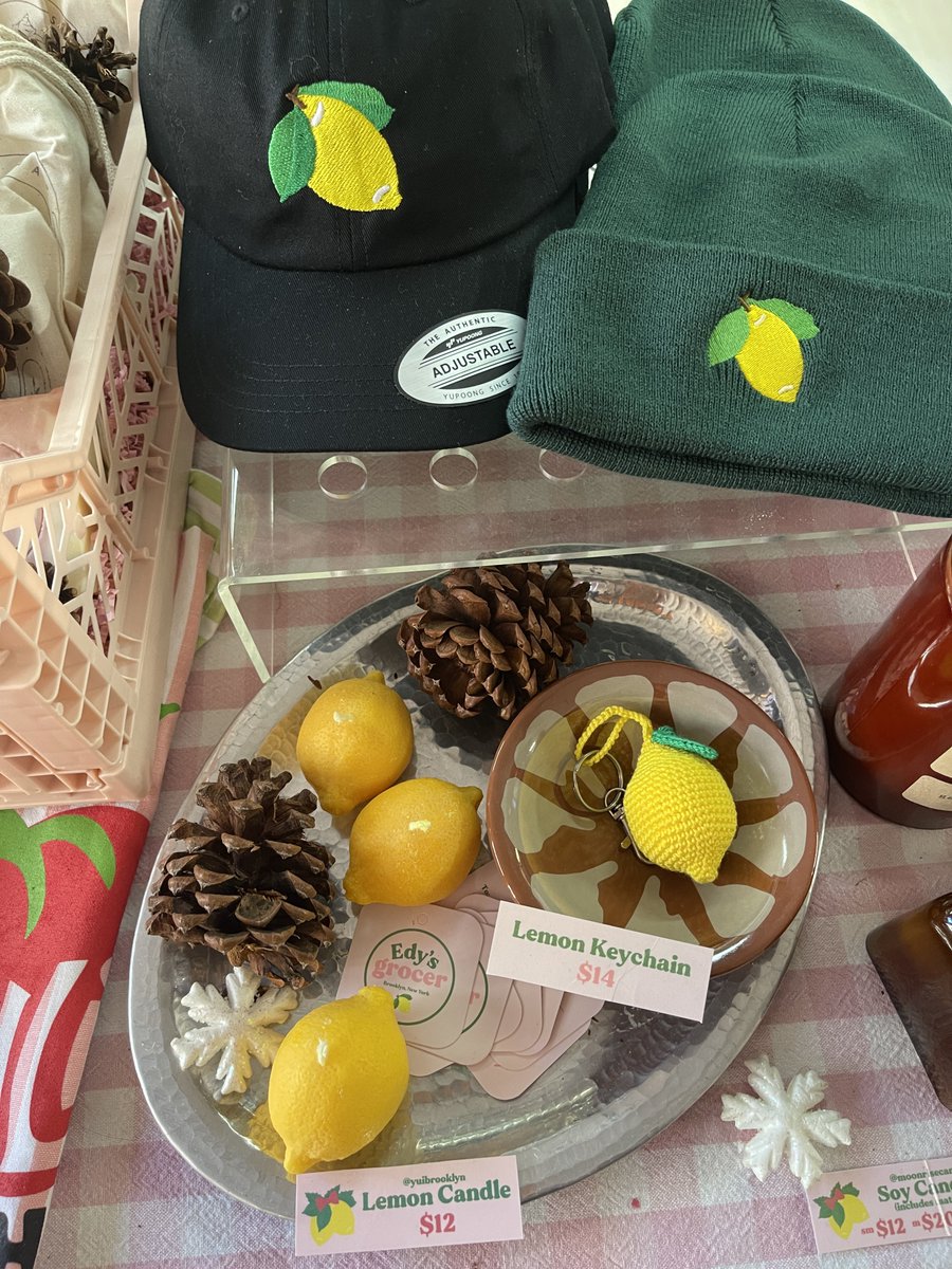 eizelle's tweet photo. All this lemon talk, took a trip to Edys in Greenpoint. https://t.co/5iw9H2nmAI