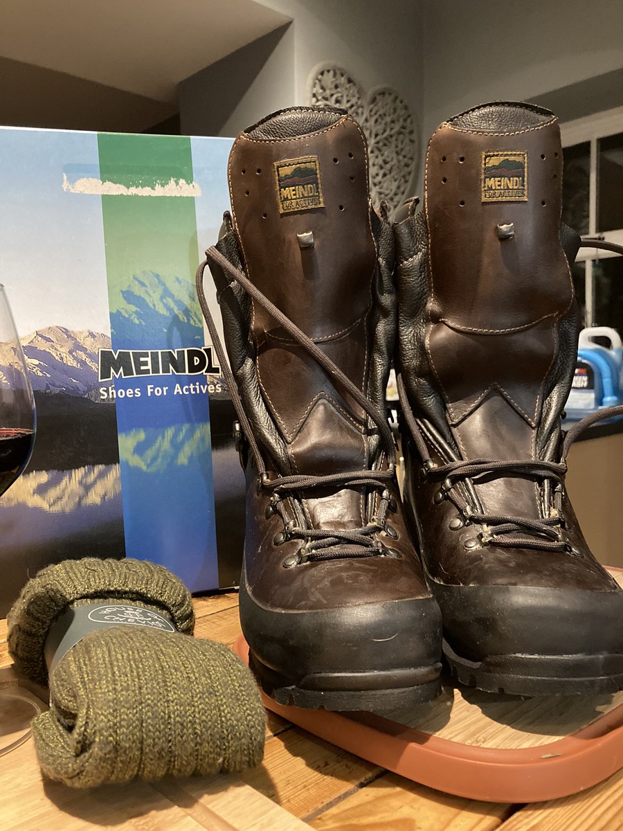 DuncanTweedsThomas (@_duncan_thomas) on Twitter photo All dubbed and ready to go for picking up duties tomorrow. Brilliant service from Malmo <a href="/FoxholesCountry/">Foxholes Country</a> plus another pair for <a href="/BenPHThomasSA/">Ben Thomas</a> as Christmas pressie #malmo #boots All dubbed and ready to go for picking up duties tomorrow. Brilliant service from Malmo <a href="/FoxholesCountry/">Foxholes Country</a> plus another pair for <a href="/BenPHThomasSA/">Ben Thomas</a> as Christmas pressie #malmo #boots