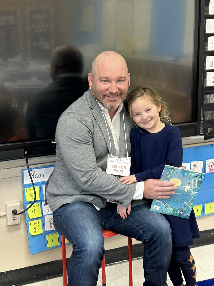 funinroom104's tweet photo. Thank you, Mr. Barry! A funny book with a great lesson! https://t.co/da4oRvbrtP