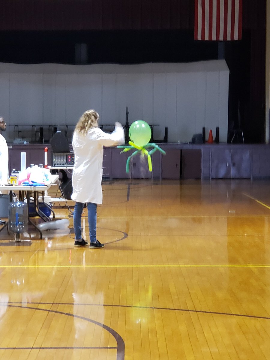 ibscience17's tweet photo. @jcibmiddle 6/7/8 Ss experienced some very cool STEM reactions with @SRSTEMoutreach. Ss &amp; staff enjoyed the excellent learning experience #IB_openminded #IB_inquirers 
@TheChemistryKat Thanks for sharing your STEM team w/JCIB Middle!
@lightseer @JEFCOED @lnbrown_myp @4Awbe https://t.co/jT3X0Rszpm
