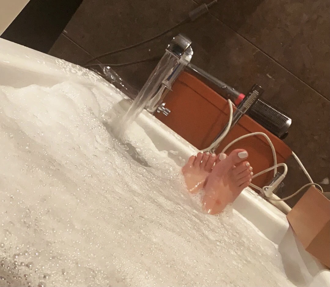 demples329's tweet photo. wash away the fatigue of the day, #goodnight https://t.co/MjvcgH9jDD