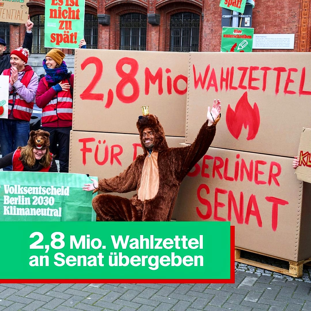 klimaneustart's tweet photo. Es ist nicht zu spät...
...um Wahlzettel zu bestellen!
🗳️
2,8 Mio. Wahlberechtigte, 2,8 Mio. Wahlzettel, 2,8 Mio. Gründe für ein klimaneutrales Berlin. Denn: Klimaschutz und Demokratie gehen Hand in Hand.
🤝
#Berlin2030 #2030klimaneutral #BerlinKlimaneutral #OneBallot https://t.co/fpJ0Kr6jyX