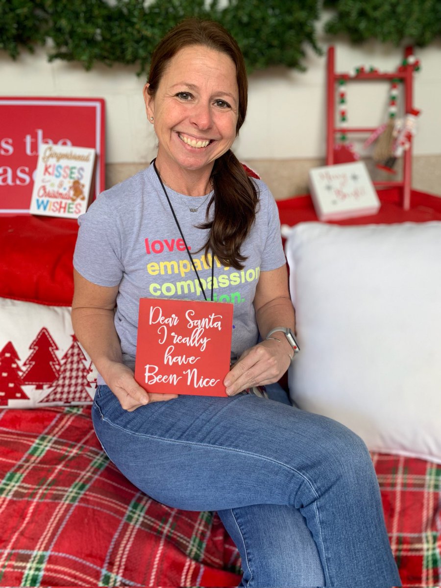 Teacher Spotlight: 
Ms. Robyne Dubberly! She not only works am &amp; pm extended day, she is 1 of our amazingly talented ESE teachers. She is passionate about finding ways to reach our students. She's truly a partner in advocating for children. We are thrilled she is part of our team