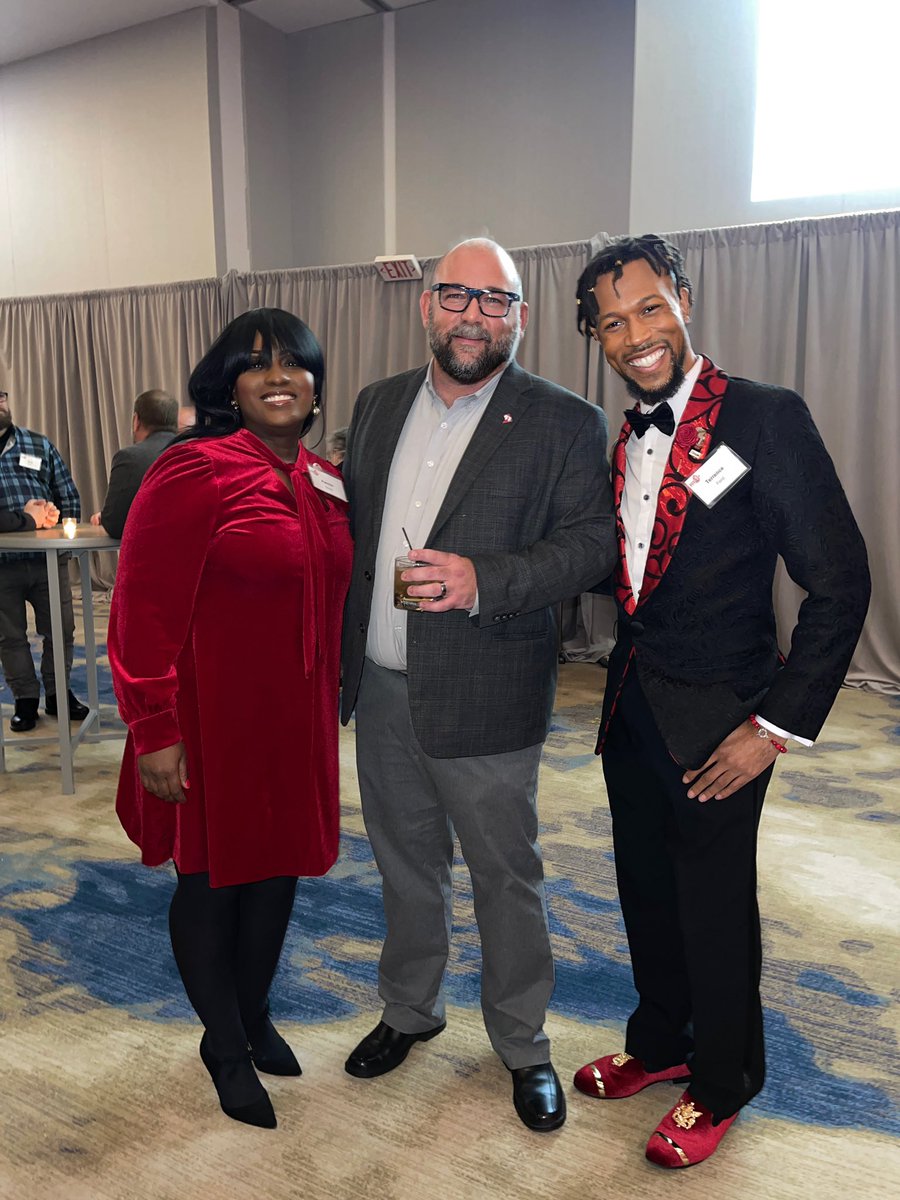 EZBreezyT's tweet photo. I was invited by the ED & Comms Director of @DCVote to attend their “UnGala” last night. #DCVote is a work client where I serve as Client Lead. They work hard to push for #Statehood for #WashingtonDC, to grant its 700,000 residents equal representation in the halls of Congress! https://t.co/oxfREOkPcg