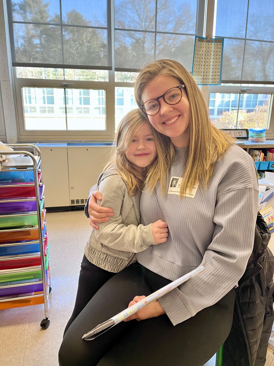 Miss Clinger tweet media