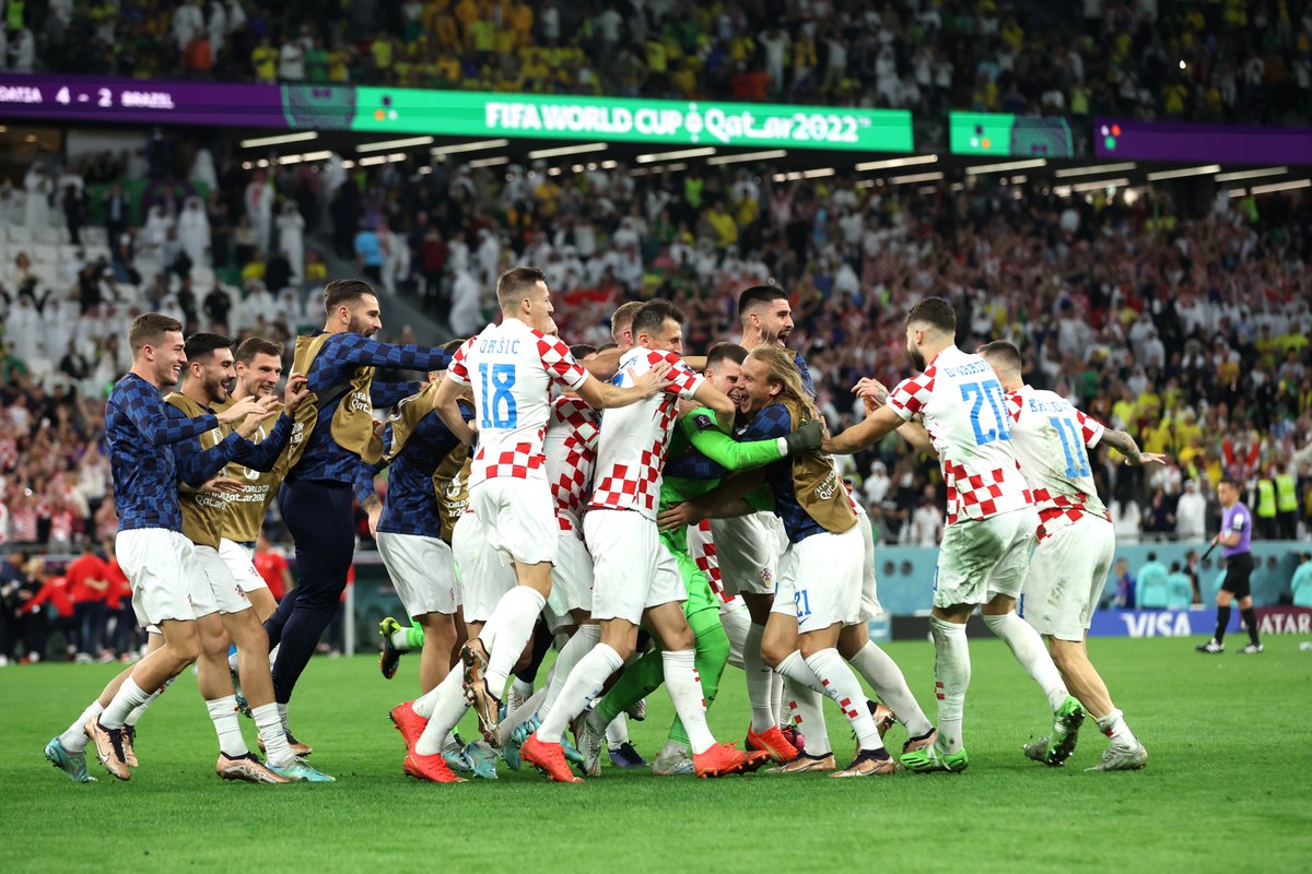 FIFAWorldCup's tweet photo. The scenes! 🤩🇭🇷

#FIFAWorldCup | #Qatar2022 https://t.co/oqD5m1Icjx