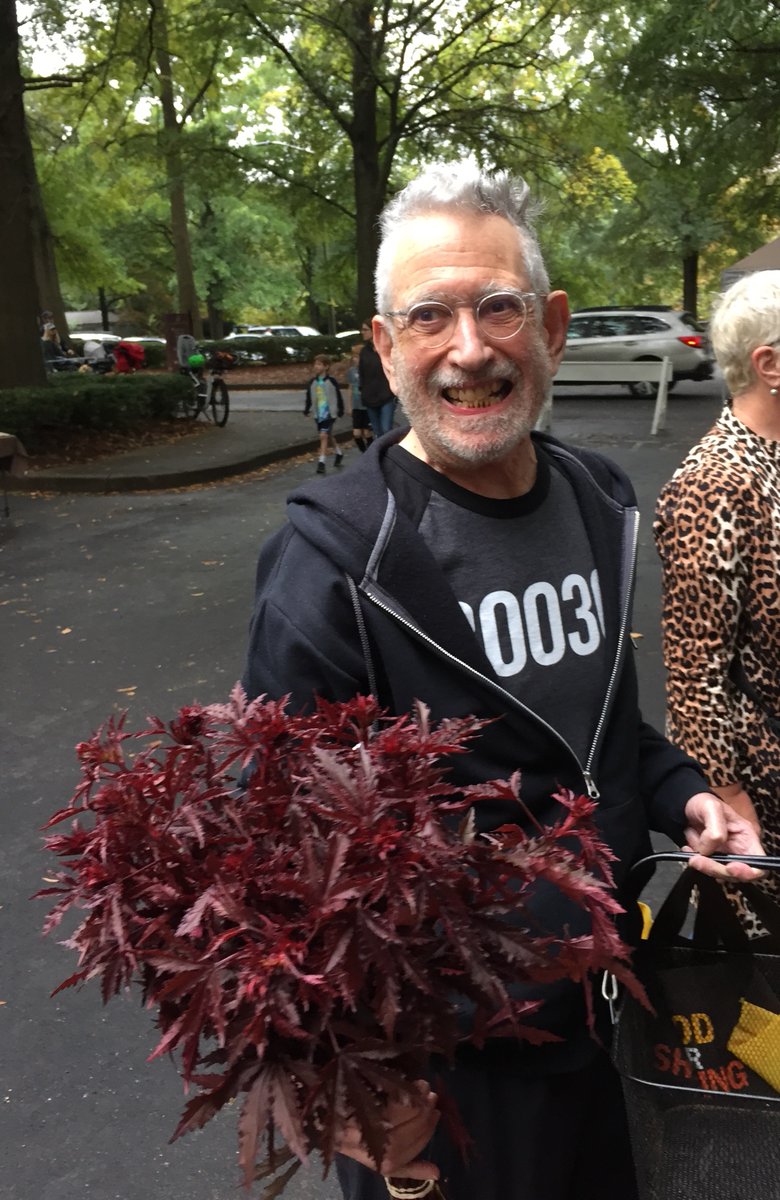 elizwilsonemory's tweet image. With terrible sadness Lynne Huffer and I are writing to let you know that dear Jonathan Goldberg died early this morning, December 9. Michael and his two daughters were with him. Some words from us about his remarkable, queer career. He is irreplaceable as a colleague and friend.