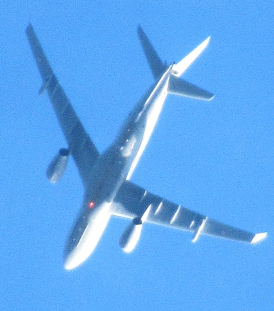 BloodyPolitics's tweet photo. Ooh la la. 🇫🇷 I popped outside for a breath of fresh air and spotted the French Air Force ascending out of Glasgow Airport. Same as yesterday, but this time I had my camera.
#FAF4140 #FUJCK #A330 #243MRTT #avgeek https://t.co/IbK2RHlN2O