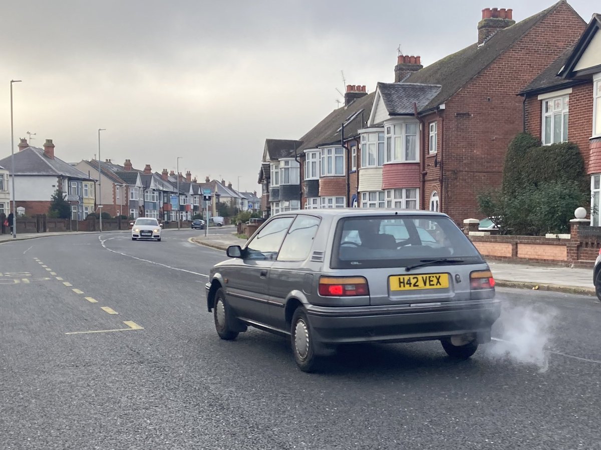 carphotography's tweet photo. I see ~6 Starlets in regular use around town. Silver example is onesuch; white one hasn't moved for 5+ years (but has a current MoT 🤔)

Was just musing on how Toyota might have the highest ratio of everyday survivors... then the Corolla passed. 

#ChodventCalendar Day 9 ✅ https://t.co/lxnoKebhgv