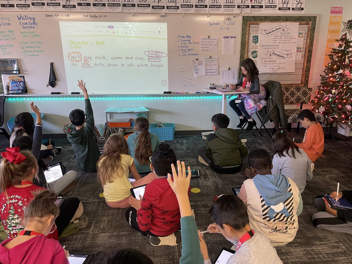 Something magical happens when the students become the teachers 💡😄<a href="/Independence_ES/">Independence Elem.</a> <a href="/kisdlit/">KellerELA</a> #kellerliteracy #CelebrateKISD