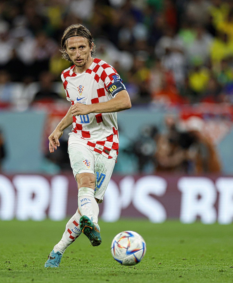 04chimbo10's tweet photo. Es maravilloso verlo jugar cada partido. Gracias por regalarnos al menos uno más. Eterno @lukamodric10 https://t.co/R3diiGxSfK