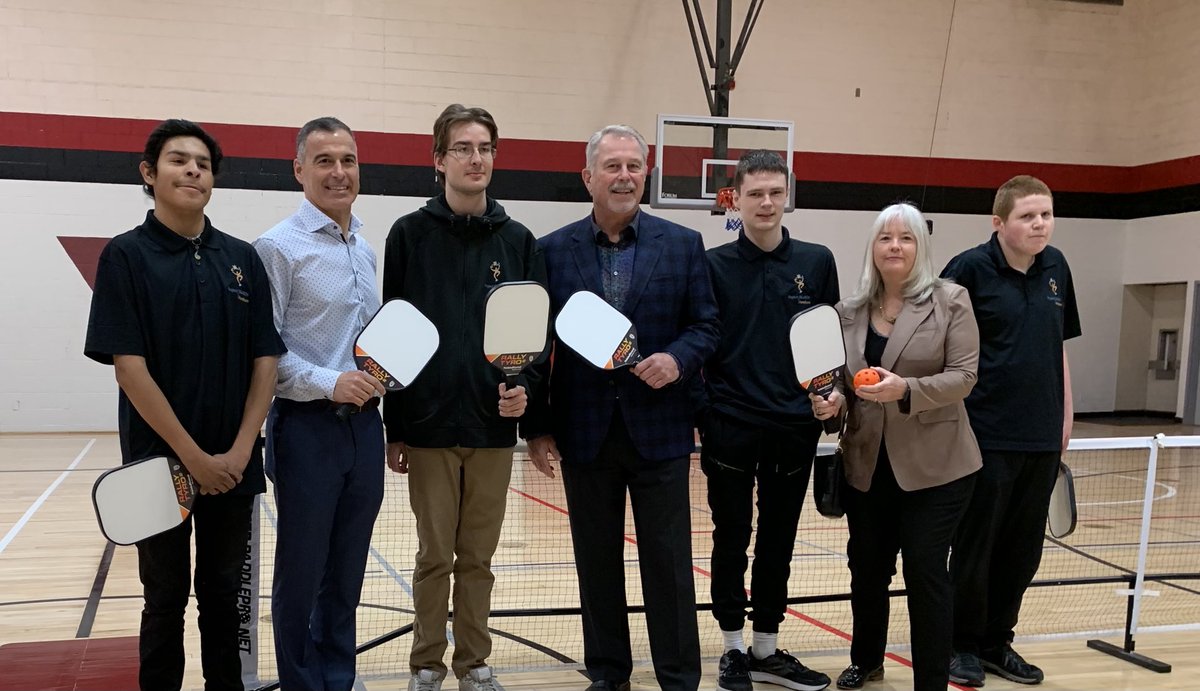 Proud to be part of ⁦<a href="/ONTrillium/">Ontario Trillium Foundation</a>⁩ and support such important organizations like the #YMCA. Toured ⁦<a href="/ymcahbb/">YMCA Hamilton | Burlington | Brantford</a>⁩ with ⁦<a href="/NeilLumsdenMPP/">Neil Lumsden</a>⁩ and met amazing staff, volunteers and beneficiaries of programs that do so much to promote healthy and vibrant communities!