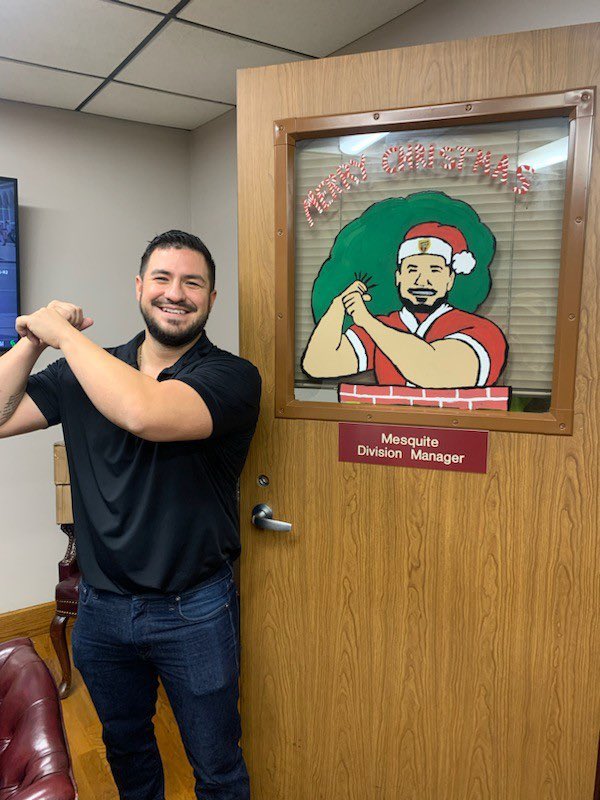 TownEast Center veteran driver Hector Salazar bringing the Christmas spirit to Mesquite.  Great Job Hector! <a href="/BerryKristy/">Kristy berry</a> <a href="/Garcia_Raphael1/">Raphael</a>