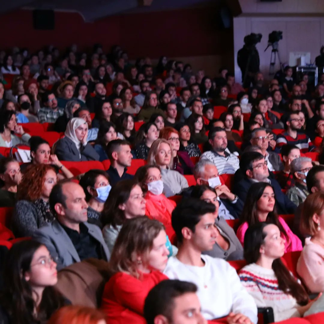 apfsocial's tweet photo. #22UluslararasıAntalyaPiyanoFestivali’nin dördüncü gününde Şef Gints Glinka’nın yönetimindeki Antalya Devlet Senfoni Orkestrası’nın eşliğinde piyanist Evrim Turan müzikseverlere harika bir müzik şöleni sunuyor...
#GintsGlinka #EvrimTuran #APF22 #Piano https://t.co/zhgd8BN2CC