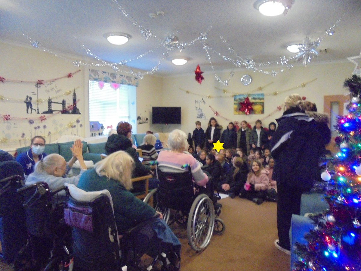 WoodOxhey's tweet image. This week, as part of our @Agora_LP Values event, we held #GenerosityDay in school. It was FANTATSIC and included carol singing at a care home, litter picking, buddy reading, Christmas card making, certificate giving, positivity spreading &amp;amp; helping out at an animal shelter!
