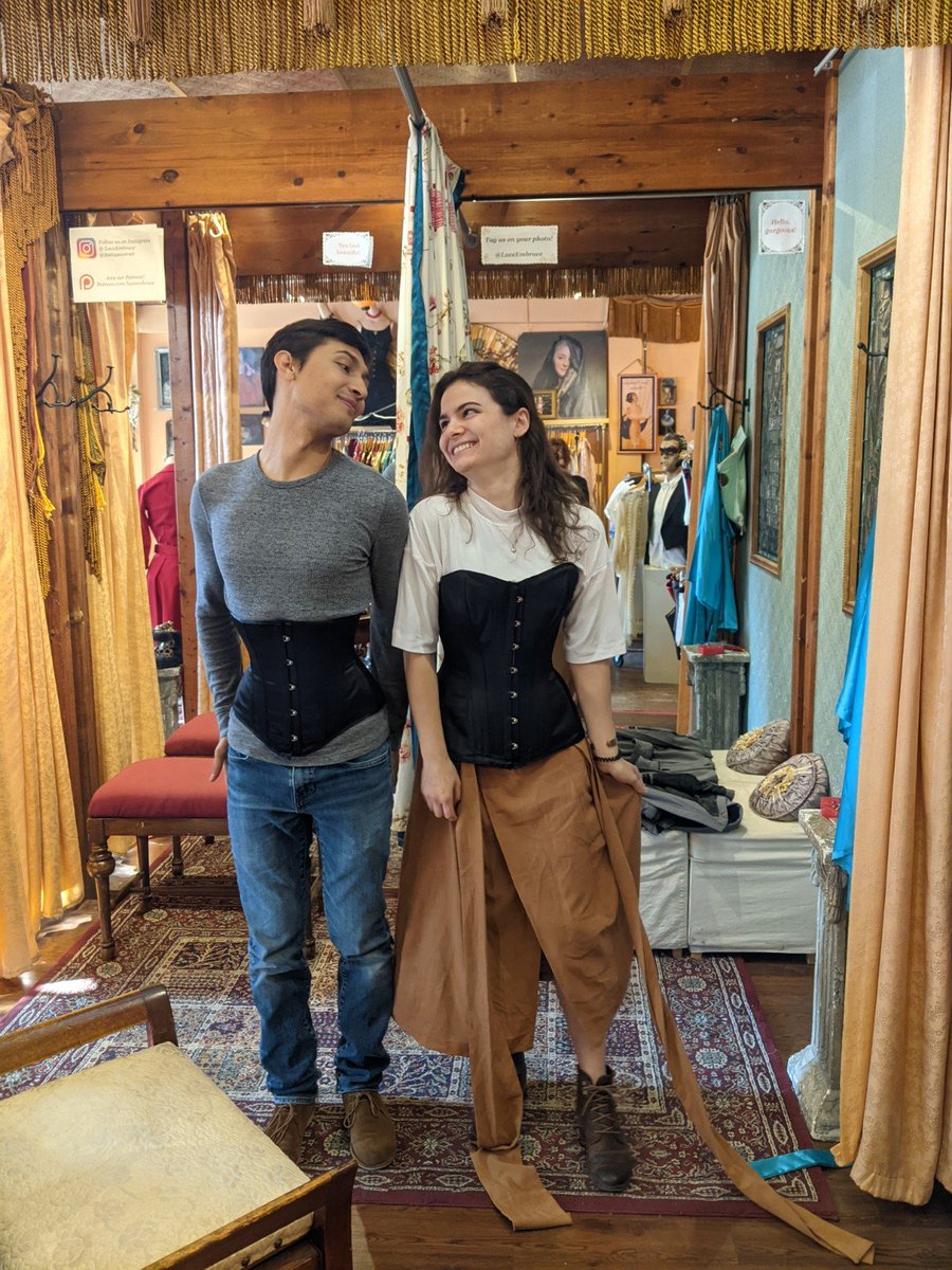 laceembrace's tweet photo. Twinning 👯

We always love when people come in together to try on #corsets!

Kai and little_bo_sheep on IG are wearing our black satin cincher and black satin eynede respectively 🥰

#corset #corsetiere #vancouver #yvr #shoplocal #supportlocal #waisttraining https://t.co/LjIHbgQOVp