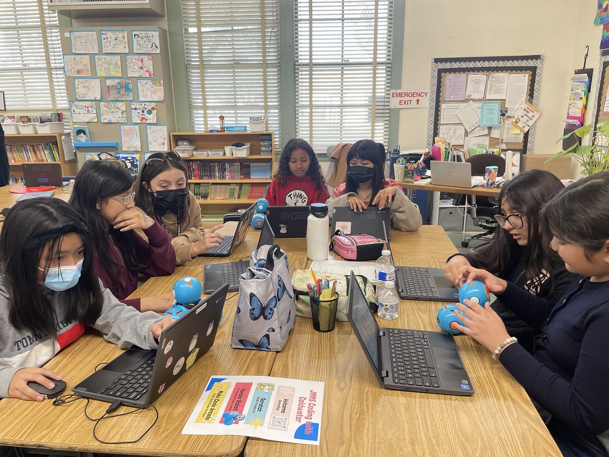principalcwc's tweet image. Coldwater girls coding led by Madison student Cynthia!  Look how engaged they are!  #girlswhocode #CSEdWeek2022 @ITI_LAUSD @LASchoolsNorth @MsDamonte @JMMS_Bulldogs