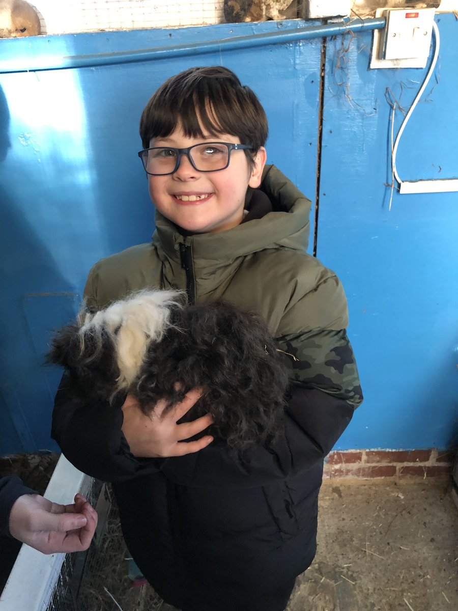 WoodOxhey's tweet image. This week, as part of our @Agora_LP Values event, we held #GenerosityDay in school. It was FANTATSIC and included carol singing at a care home, litter picking, buddy reading, Christmas card making, certificate giving, positivity spreading &amp;amp; helping out at an animal shelter!