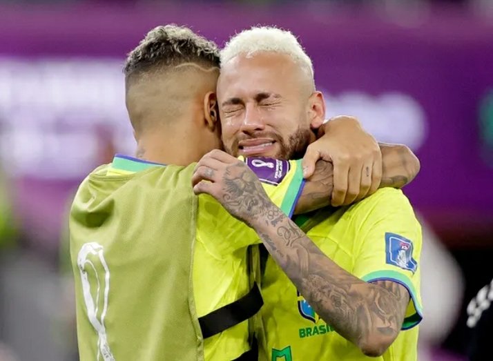 JUNGKOOH8's tweet photo. Neymo😢🇧🇷
#Neymar #Brazil https://t.co/qizHx3t5IP