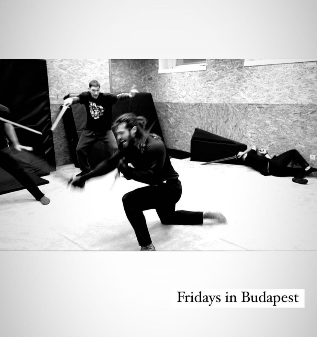 #CanYaman új 📸 IG story 

Péntek Budapesten 🇭🇺

#ElTurco⚔️
#DisneyPlusTR