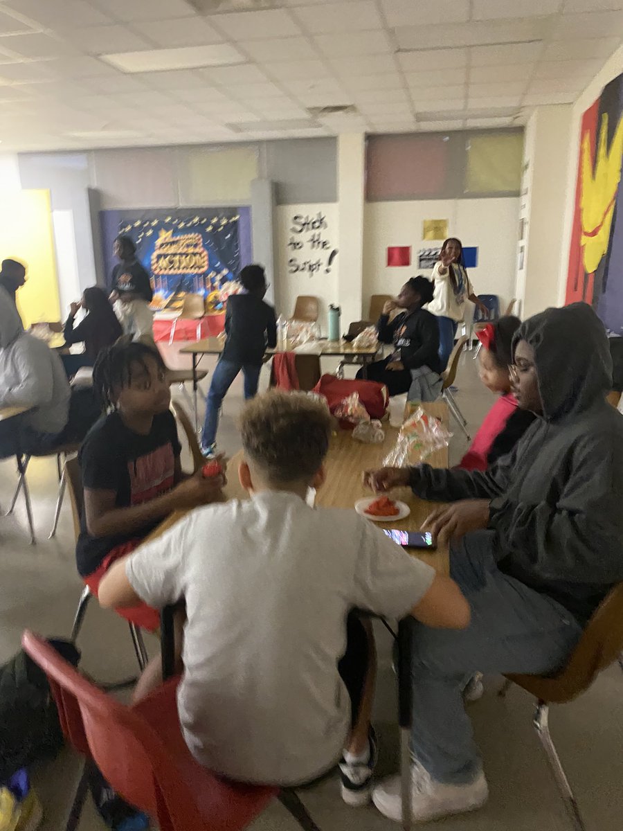 Pmsdramageeks tweet media