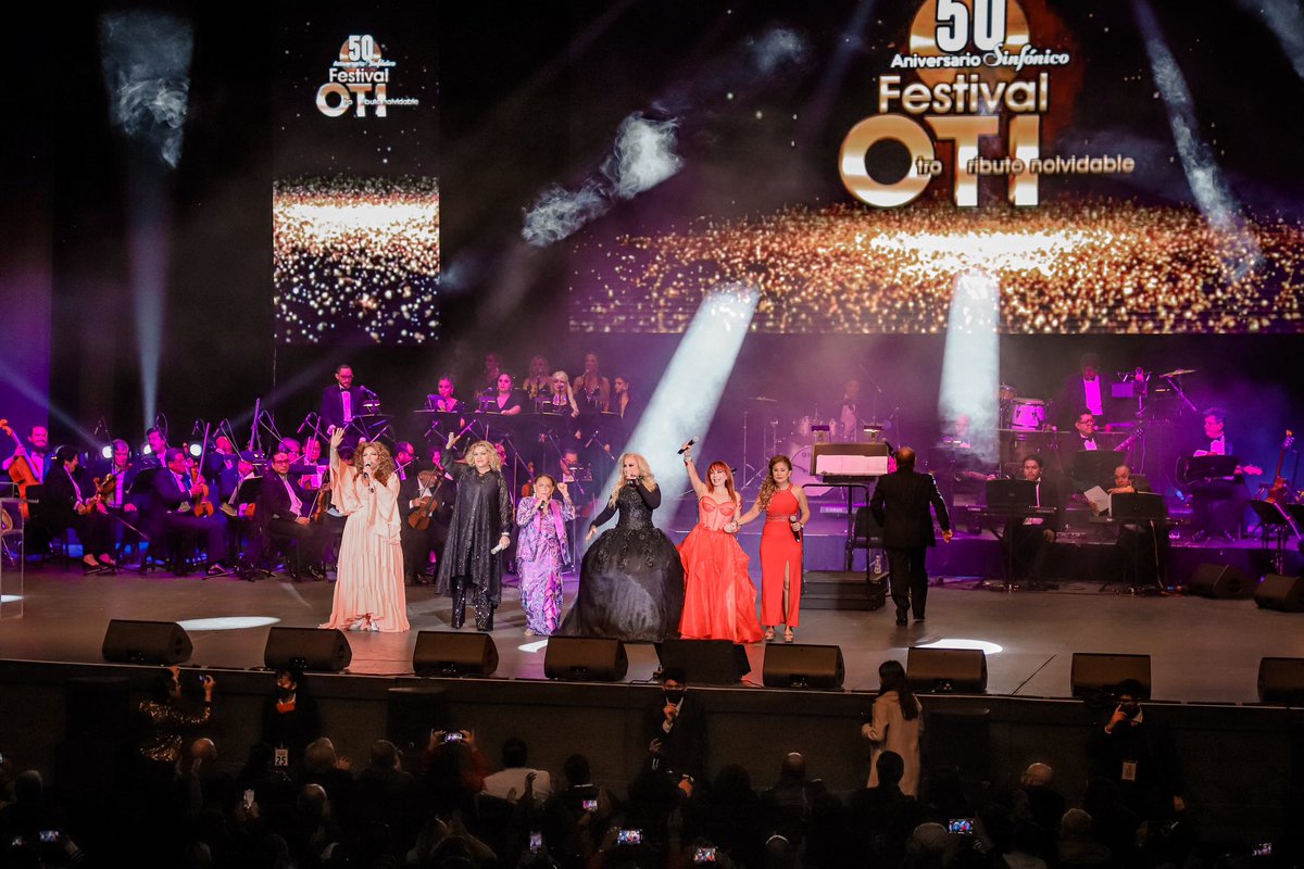 Recordando nuestra presentación en el <a href="/AuditorioMx/">Auditorio Nacional</a> 
.
<a href="/maria_del_sol/">Maria del Sol</a> <a href="/RocioBanquells/">Rocío Banquells</a> <a href="/soyimeldamiller/">Imelda Miller</a> <a href="/LAURAZAPATAM/">Laura Zapata</a> <a href="/ariannademexico/">Arianna de México</a> <a href="/CantanteCrystal/">Crystal Cantante</a>