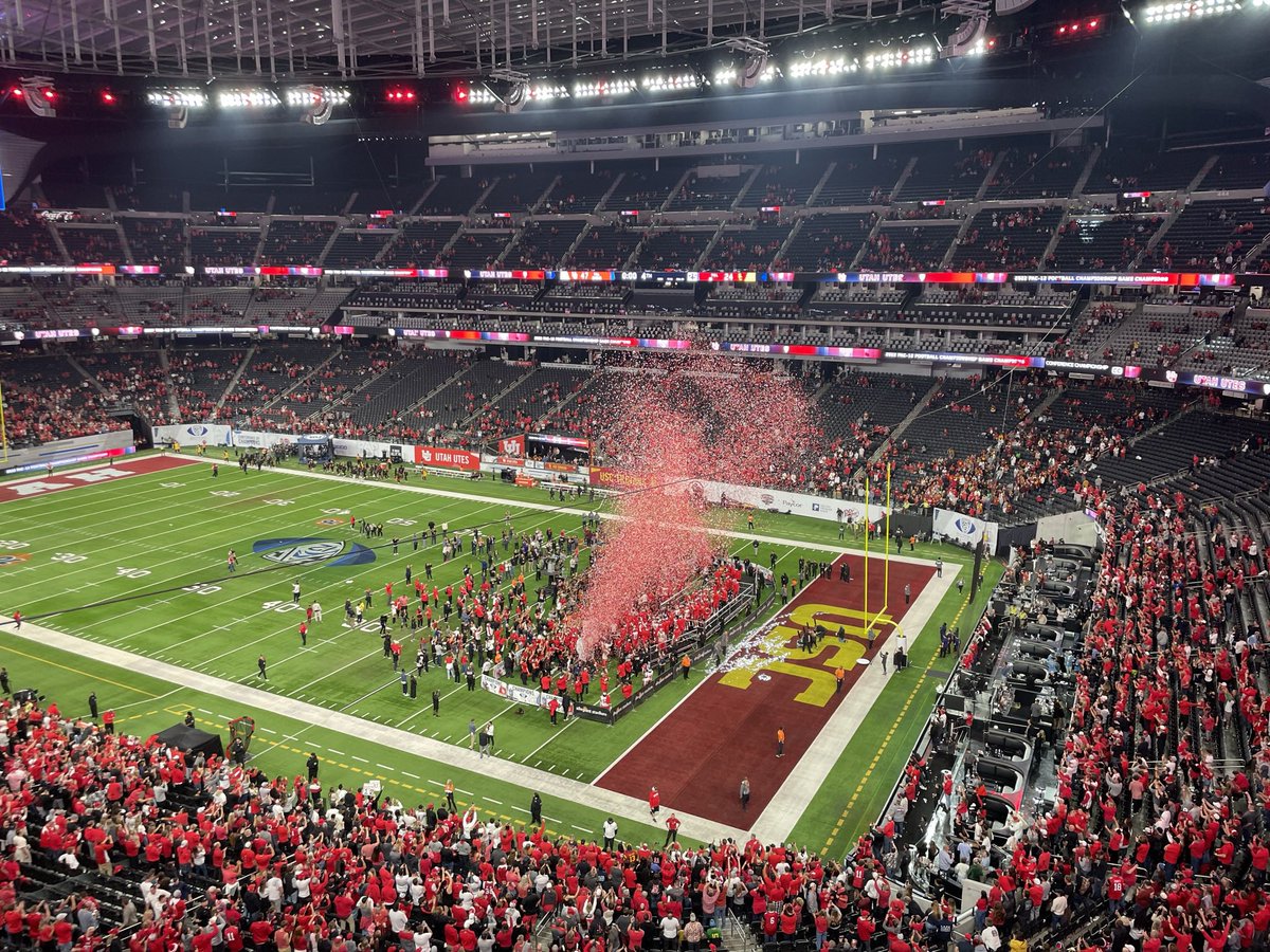 UteNationAlum's tweet photo. Can’t believe it’s been a week already. What a game @Utah_Football! #goutes 🌹 https://t.co/rmQbLTuTRL