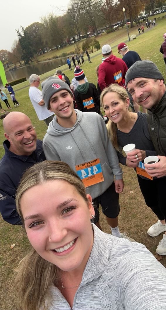 GWarme's tweet photo. This was a fun turkey trot run with the fam https://t.co/TXax5QOk1W