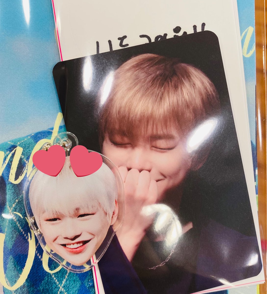 게다가 선착특전이 남았다는 기쁜소식에
아가니앨처럼 좋아했었다는ㅋㅋㅋㅋㅋ
넘 귀욥자너 키링💜사장님도 친절하시고
니티들 꼬옥가서 꽃받으세요!

#HBD_my_rockstar_puppy
#락스타강아지_강다니엘_생일축하해