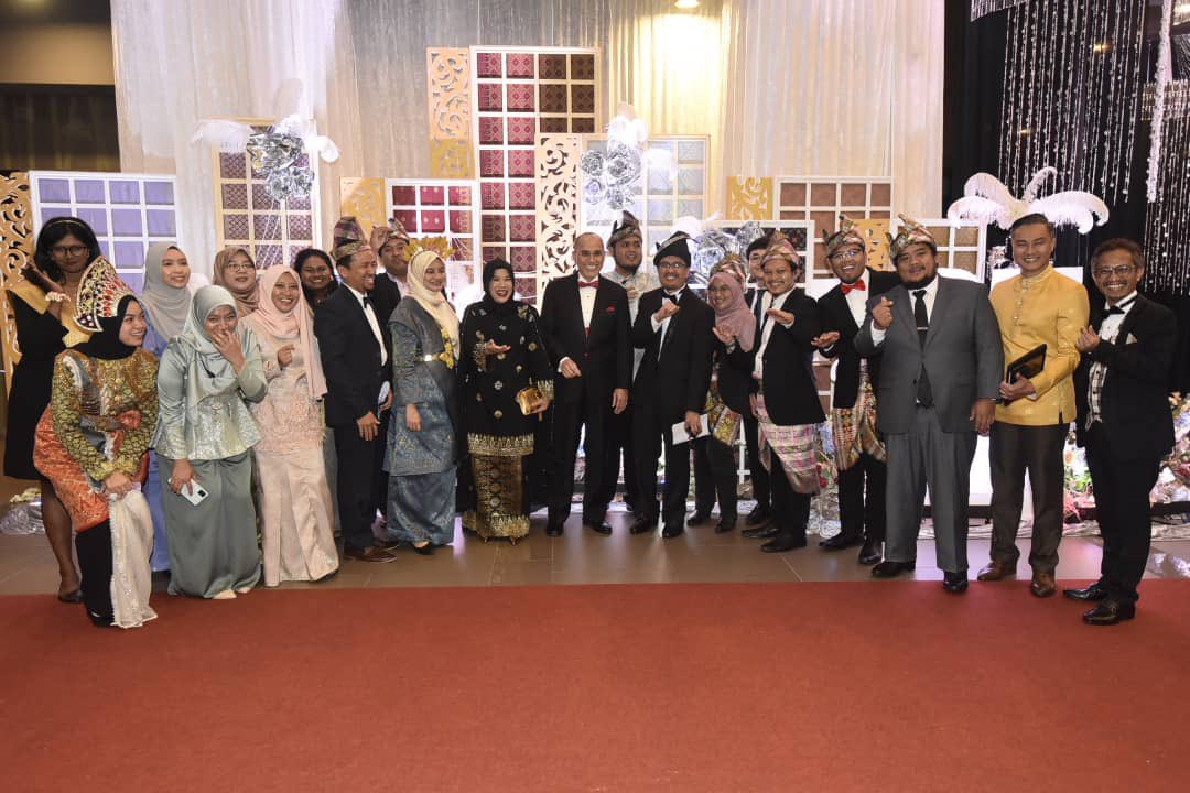 MohdShukriYajid's tweet photo. Wonderful night! Well done to the organising co-hosts committees of the Annual Dinner 2022, @MSUscd &amp; @msumalaysiaFISE. Looking forward to the next event with new hosts for next year - Good luck @MsumalaysiaS &amp; @MSUmalaysiaFHLS. #MSUAnnualDinner2022 https://t.co/lbNcqBcUin