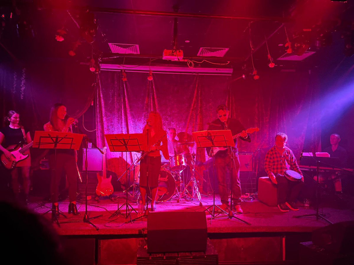 KRayChaudhuri1's tweet image. hoxton square is playing again for Parkinson's on 20 Dec evening at Amsersham Arms, New Cross Gate . Doors open at 1900 , Please come and support. Jon Stamford and Chaudhuri rock-blues compositions on offer including : a little afraid ( about DBS ) , Quetiapine and H Pylori.