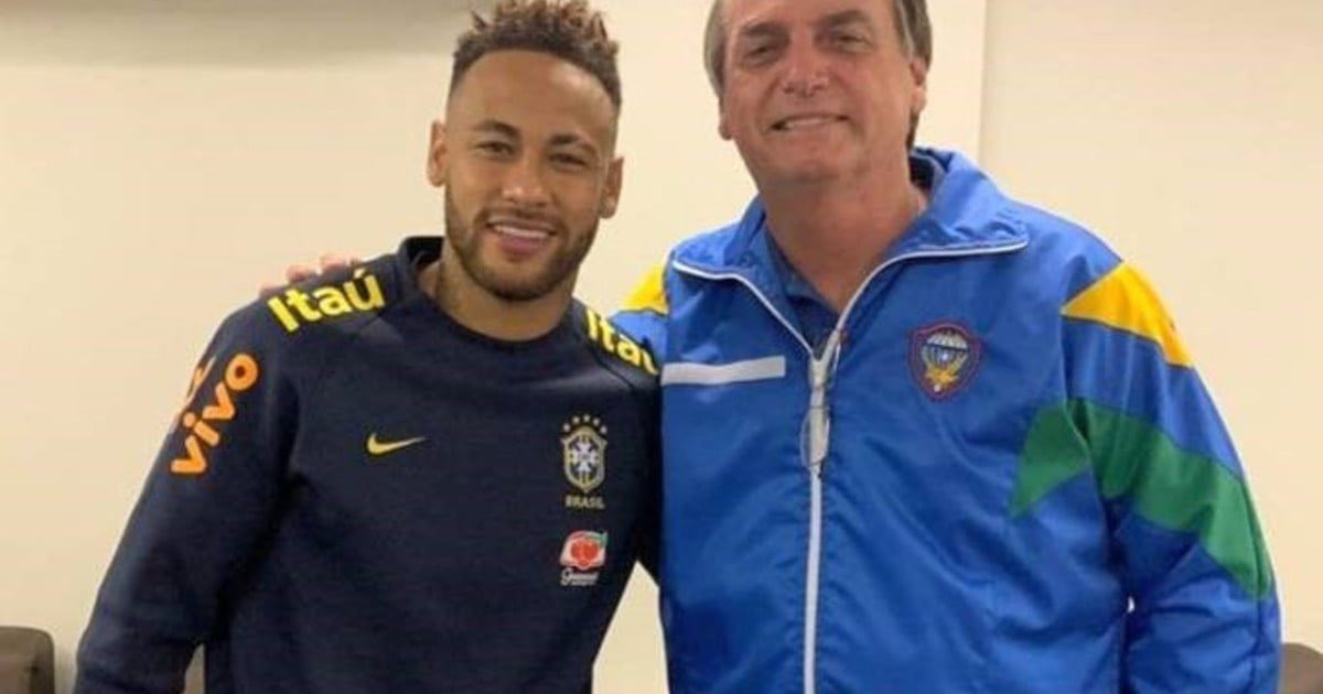 DelrioSpadaro's tweet photo. Ni reelección, Ni copa. 
2 Besitos Ney, porque 3 mucha Plata. https://t.co/uOp6ru8gNW