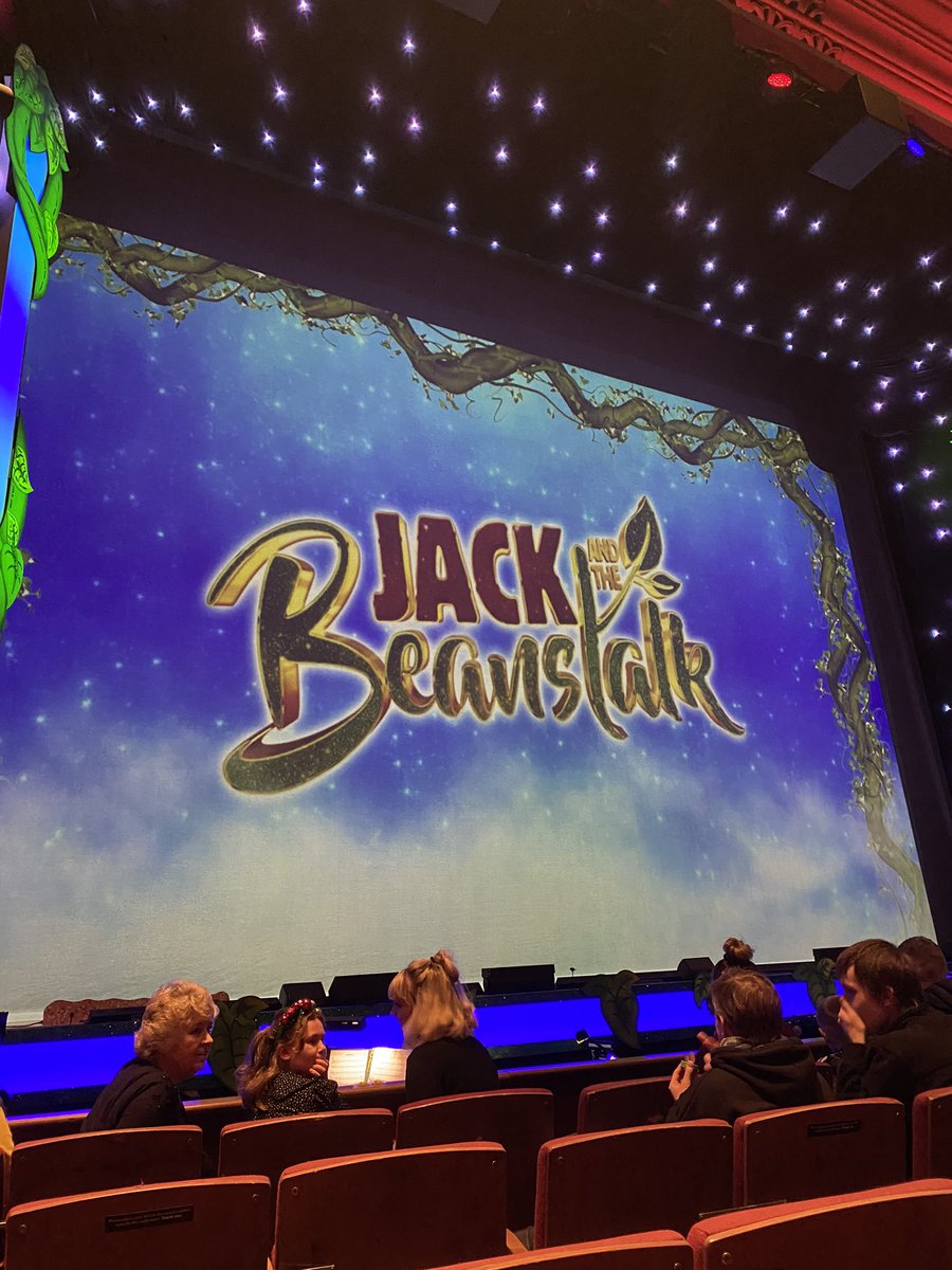 Thanks <a href="/NorwichTheatre/">Norwich Theatre</a> for a great night 🌱🫘🌈 #panto #norfolk #norwich #pantomime #JackandTheBeanstalk