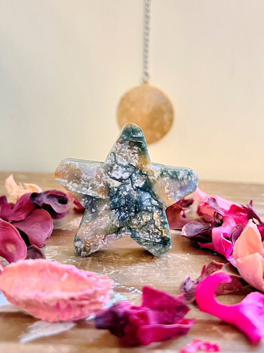 Here are some gorgeous crystals that still need a forever home! They would make the perfect holiday gift🤩🎁

📸: moss agate, rose quartz, Apophyllite, and moss agate 

VIDEOS BELOW🤍✨ roseandquartz.com comes with a gift and same/next day shipping!