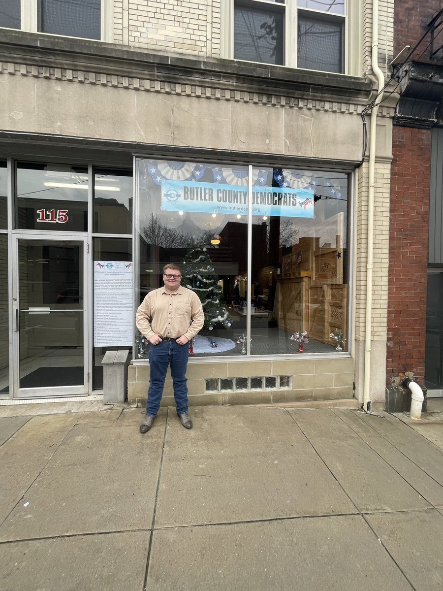 Joe_Shepherd_'s tweet image. Had a wonderful time meeting with the @TheButlerDems yesterday!

They are working their tails off in rural Western PA and I was proud to give them a grant from @rural_united to keep the faith.

We will be working very closely with the Butler Dems!