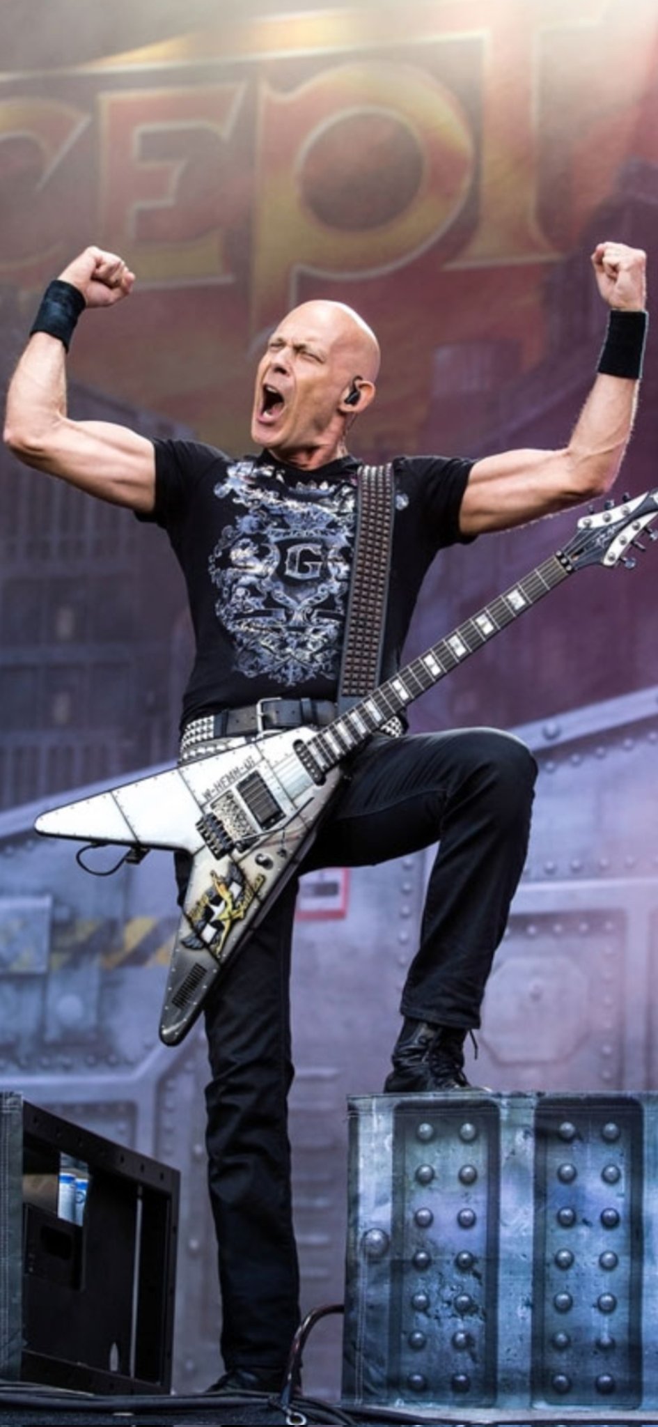 Happy Birthday Wolf Hoffmann 
(Born 10 December, 1959)          