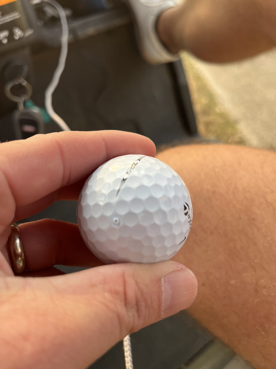 gbh00a's tweet image. @TaylorMadeGolf Anything you guys can do about this? Brand new TP5 straight out of the sleeve.