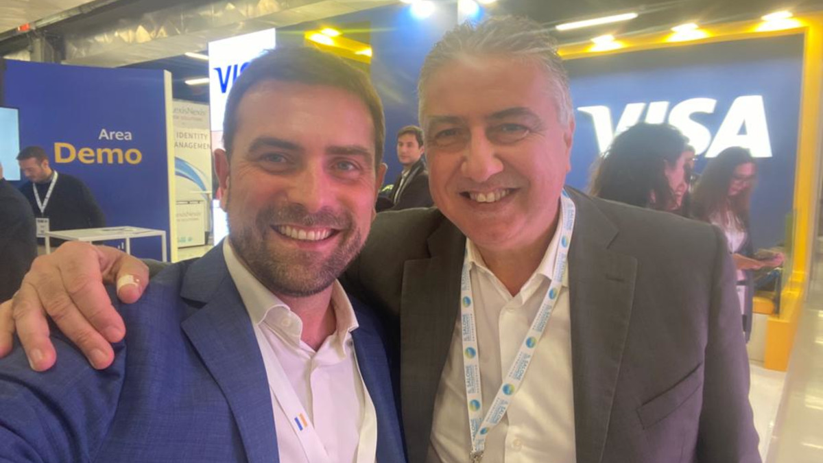 Un amico <a href="/LucaGentili/">Luca Gentili</a> cuore-testa e sorriso. Ma anche un serio professionista con cui è un piacere lavorare assieme. Ci siamo ritrovati @Payvoluion con la curiosità, passione ed entusiasmo che condividiamo da anni. Due romani “emigrati” a Milano, con la capitale sempre nel cuore