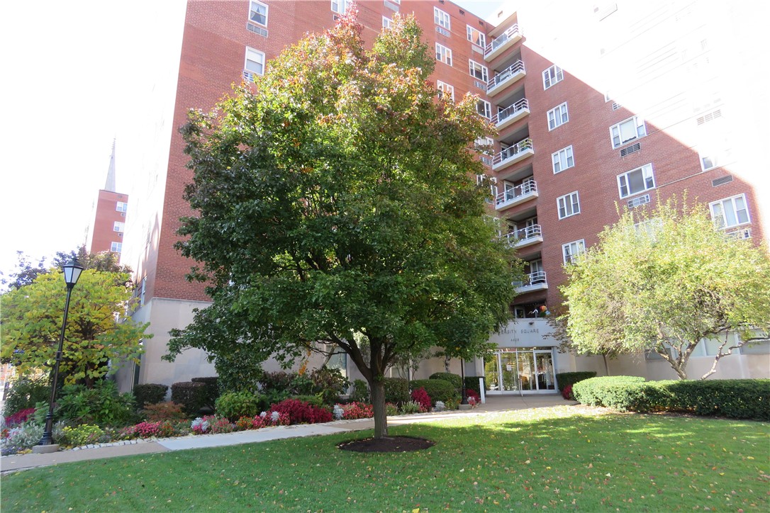 ReMaxPittsburgh's tweet image. New Listing! $149,900.00, 3BR, 2BA, 4625 FIFTH AVENUE 712, Oakland, PA 15213, Full Details 150492733.homesconnect.com/Listing/326370…