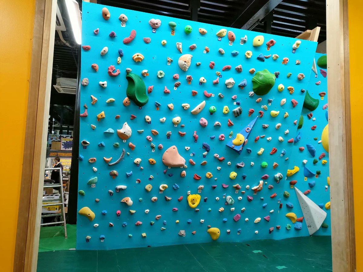 FreeclimberH's tweet photo. 11/15-16、福島県会津若松市市にある【アミューズパーク会津】にてセット。

アミューズパークのボルダリングとしてはかなり充実した内容となっています！

会津若松に行った際には是非足を運んでみてください。

お子さんもいるとかなり喜ぶ施設になっていますよ！ https://t.co/yQs0sKxGwt