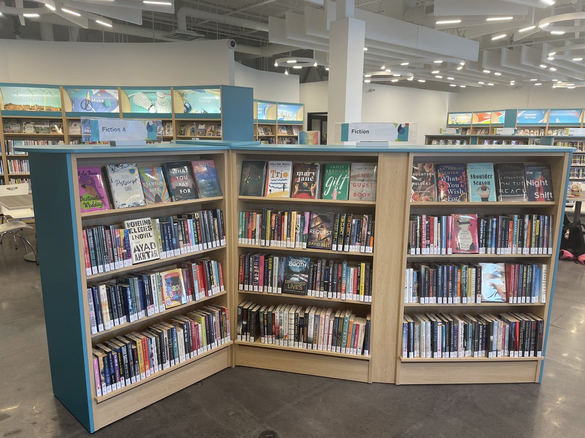 SchoolhouseCAN's tweet photo. If you haven’t been to the new Holly branch in Barrie you need to go. What a beautiful space. Great job to everyone who made this project a success. @OTBNA_1 @TMCfurniture @NationalOffice @BPL_inthecity @lccjessop https://t.co/wfzFaCieHh