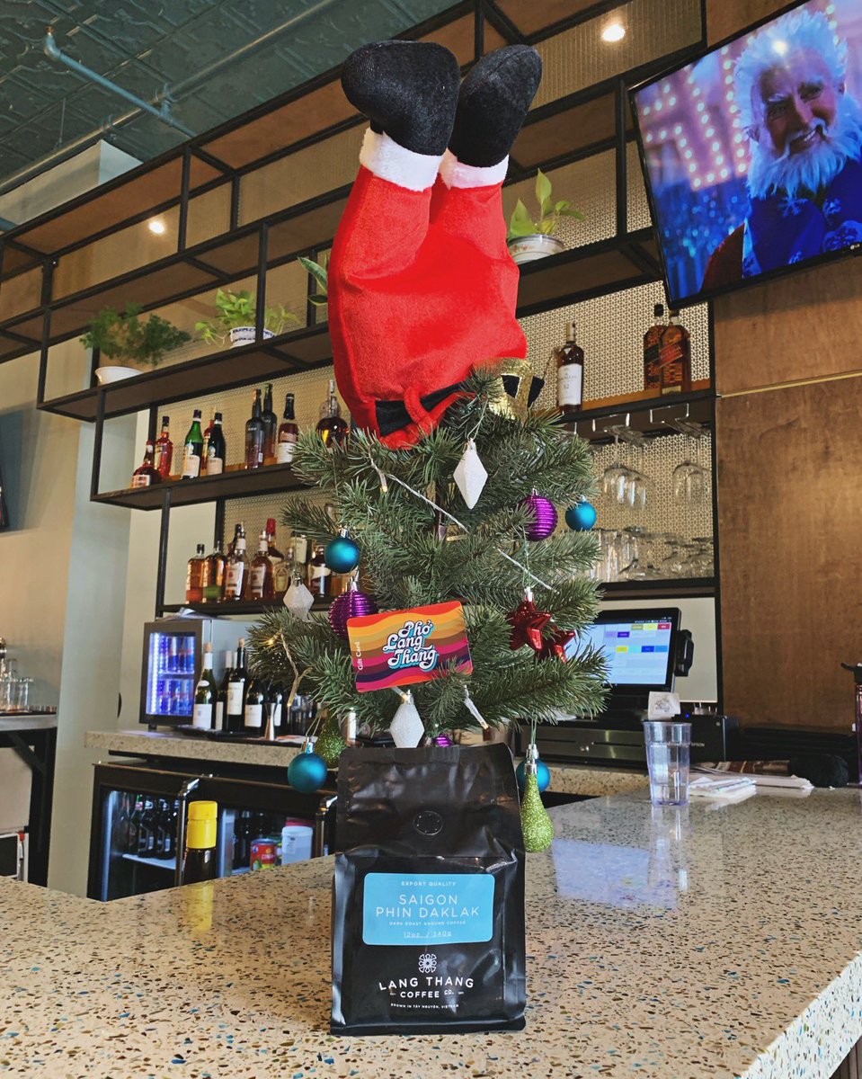 pholangthang's tweet image. Give the gift of Lang Thang! For the holidays get a bonus $10 for every $50 you spend on gift cards, and while you’re at it get a bag or 3 of @langthangcoffee for the coffee lovers in your life ☕️❤️ 

shop.langthanggroup.com/product/pho-la…

#pholangthang #dothelangthang #giftcards #coffee