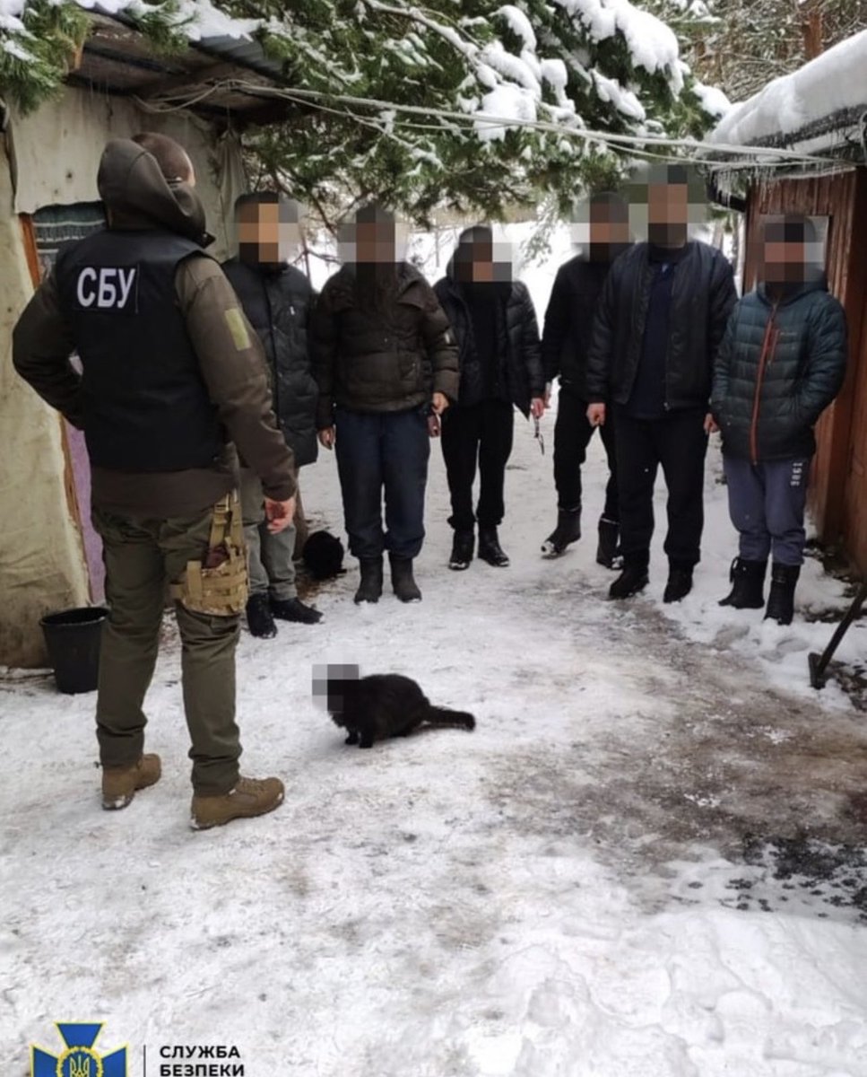 AApetyk's tweet photo. @ServiceSsu після пройдених навчань із захисту даних деперсоніфіковує навіть дані агента чорного кота. Молодці! #dataprotection https://t.co/rwyruyuSzz