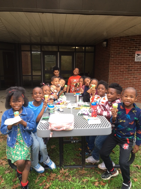 JaneMelven's tweet photo. Today I treated my fabulous first graders at #HWES in #D5tellyourstory where we are #Irmostrong to ice cream in Celebration of our class having 100% participation in Fall Student-Led Parent Conferences. https://t.co/OVPSM0pCcl