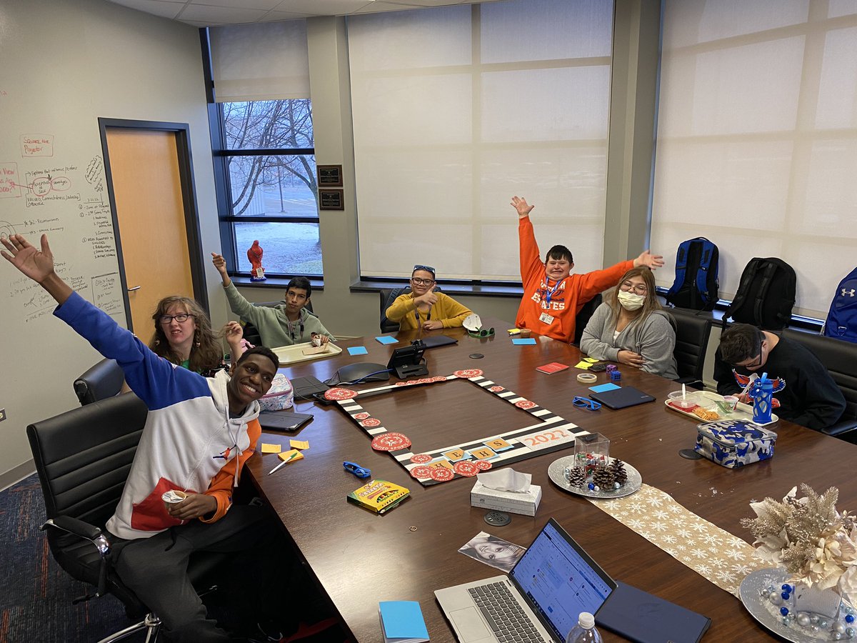MsALongmore's tweet photo. Thank you @UCSIllinois for another engaging and fun #leadership conference. #HoffmanHawks #Respect #choosetoinclude #WeareOne #SpecialOlympicsIllinois #Partners #LiveUnified https://t.co/5rFFt5i7Vt