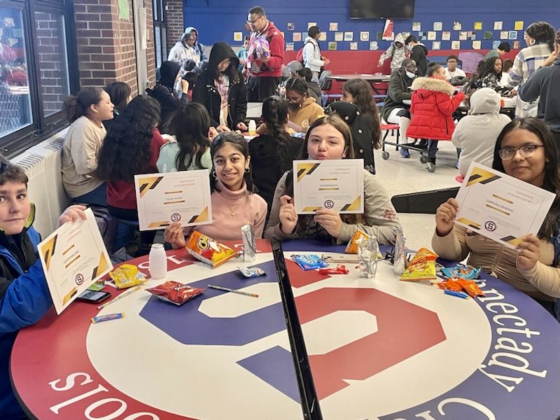 SSS_SCSD's tweet photo. Celebrating awesome attendance at CPK Middle School today! #projectbehere #attendancematters https://t.co/KM03GT3WjX