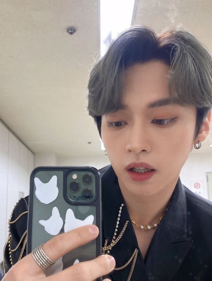 helpmebitch_'s tweet photo. lee know support
lee know warm
lee know love
#leeknowbeautiful #leeknowbestboy #leeknowbestdancer https://t.co/jGISYbpVHk