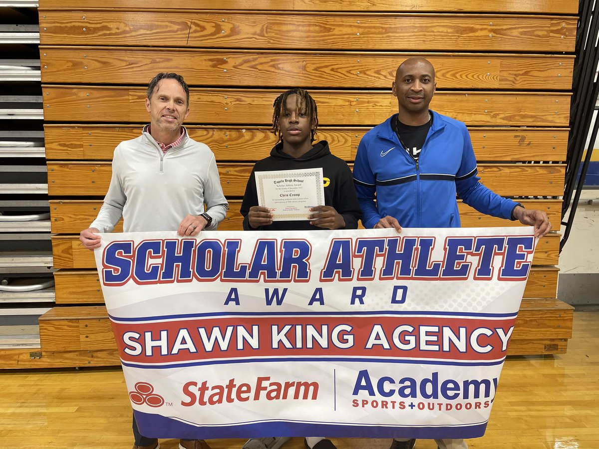TupeloAthletics's tweet photo. Congrats to our State Farm Athletes of the Month!  
November: Thais Higa Ito from @GoWaveWrestling &amp; Ethan Belcher of @TupeloCoedCheer! December: Tionna Mosby of @GoldenWaveBwl (not pictured) &amp; Chris Crump of @goldenwavehoops! 
@shawn_sf @Academy https://t.co/XFuMZzoNVE