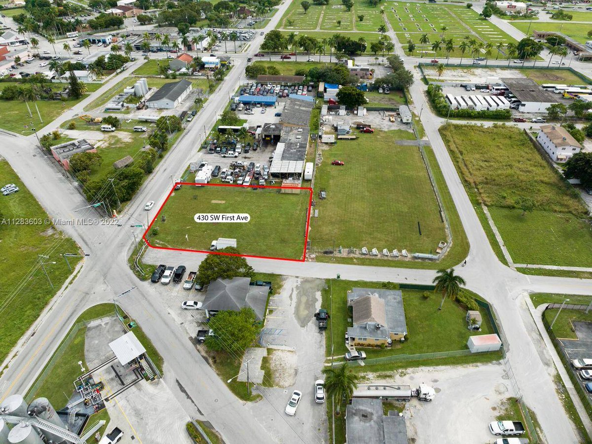 pinerotitle's tweet photo. 403 SW 1st St, Homestead, FL 33034 just sold! Contact us for assistance in doing the same with your property. It would be our pleasure to work with you. https://t.co/PgbtLO2aFR